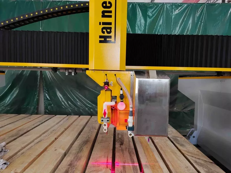 Perché la sega a ponte CNC a 4 assi rappresenta una svolta nella lavorazione della pietra